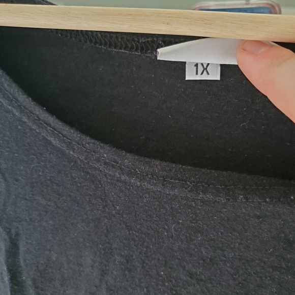 Black Buttercream Tshirt 1x - Picture 3 of 3